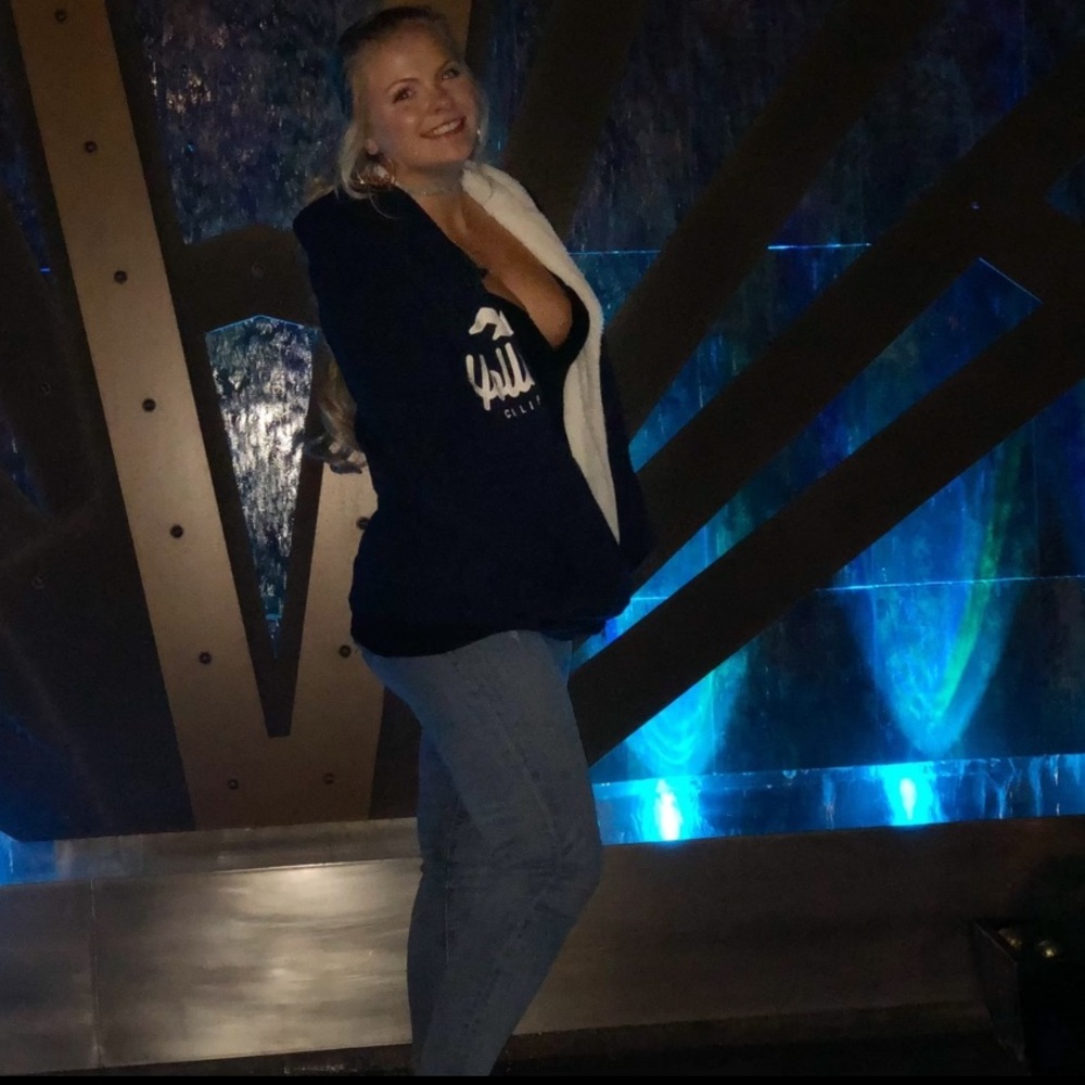 Meet your Posher, Kitari